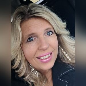 Meet your Posher, Rachelle